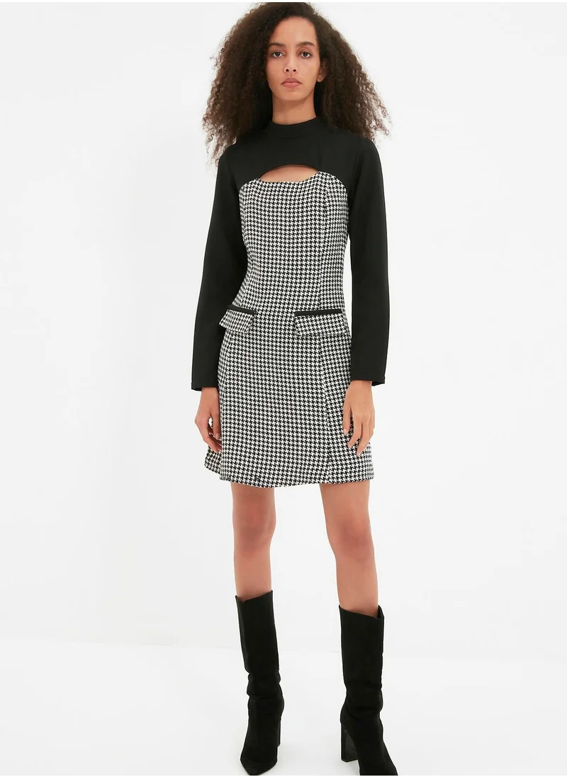 trendyol Colorblock Cut Out Detail Dress