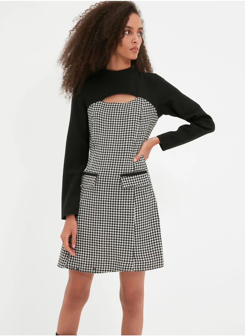 trendyol Colorblock Cut Out Detail Dress