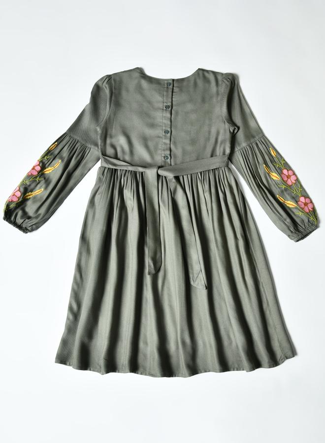 Bella Moda Floral Embroidered Round Neck Knee-Length Dress - Image 2