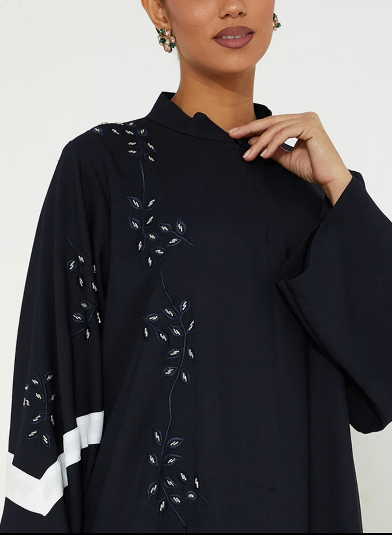 Rosette Abaya Navy abaya with white design and hand embroidery flower design