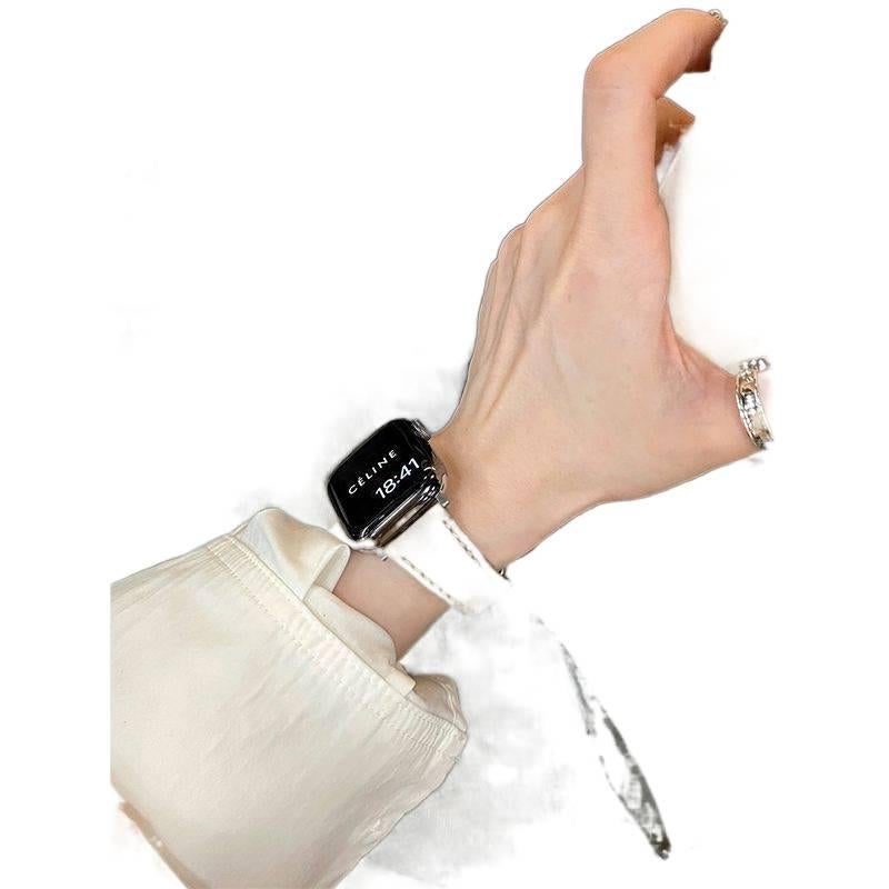 LL سوار ساعة ذكية سوار جلدي كلاسيكي متوافق مع Apple Watch بملاءمة قابلة للتعديل وحزام بديل للاستخدام اليومي باللون رمادي قابل للتعديل باللون الرمادي - Image 1
