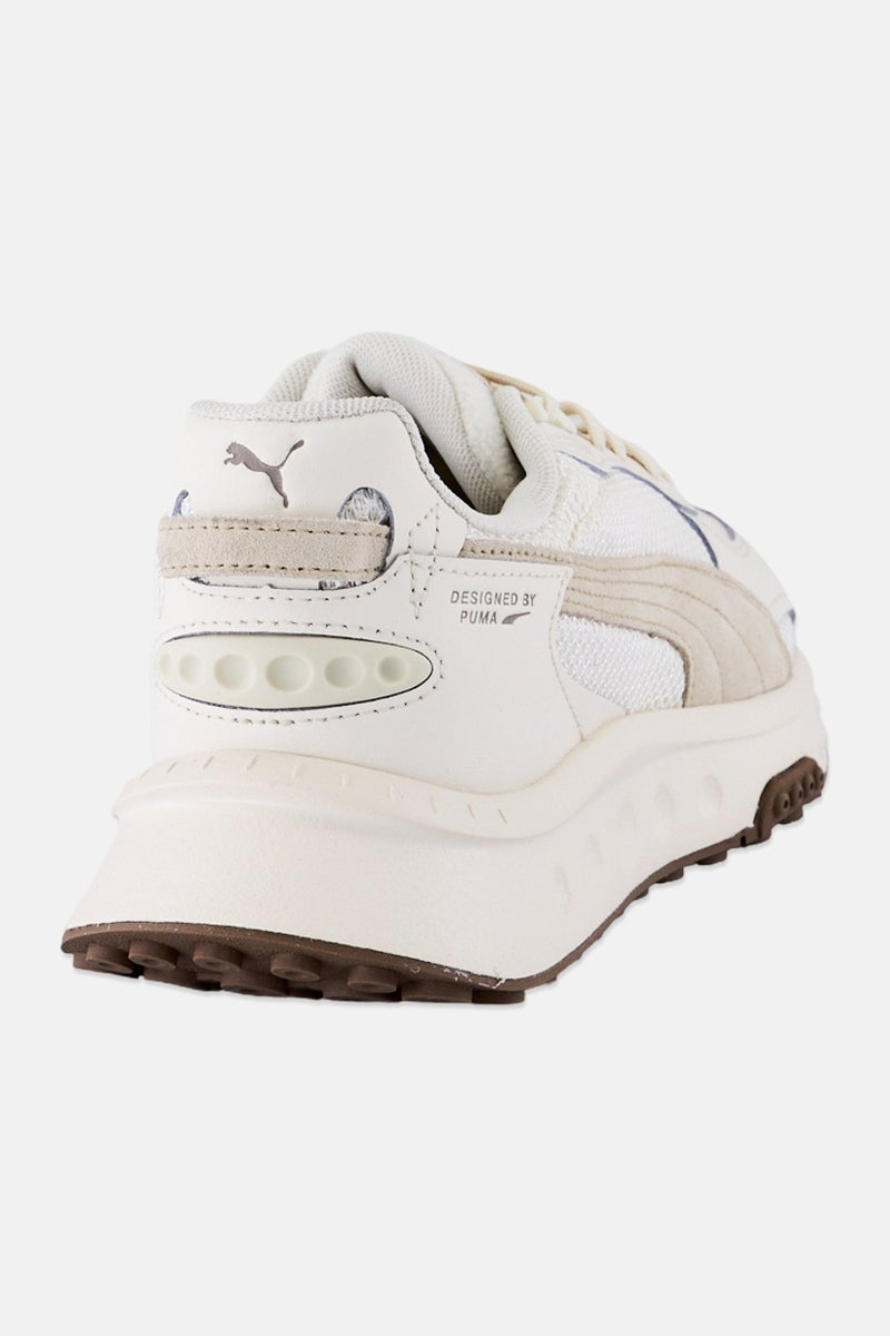 PUMA أحذية تدريب نسائية بتصميم مستقبلي مع أربطة، كريمي - Image 3
