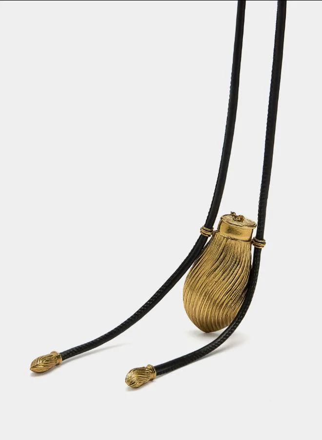 بارفوا عقد الحبل مع جيب مخطط