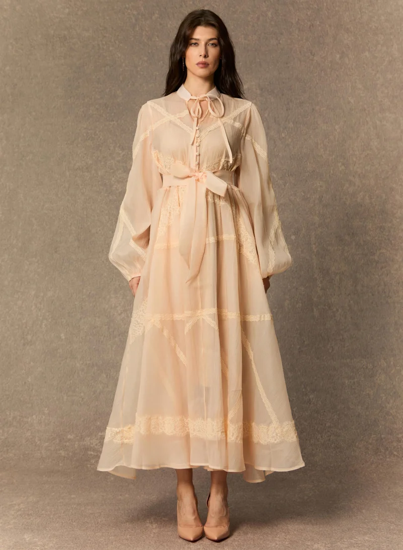 سنفير Lovely Details Beige Tie Neck Lace Panel Maxi Dress