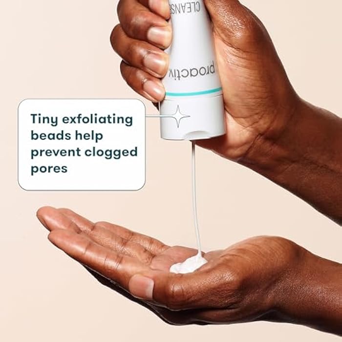 Proactiv منظف حب الشباب بروأكتيف - غسول وجه بيروكسيد البنزيل وعلاج حب الشباب - منظف وجه يومي ومرطب حمض الهيالورونيك مع حبيبات تقشير - إمداد لمدة 60 يومًا، 4 أونصة سائلة - Image 3