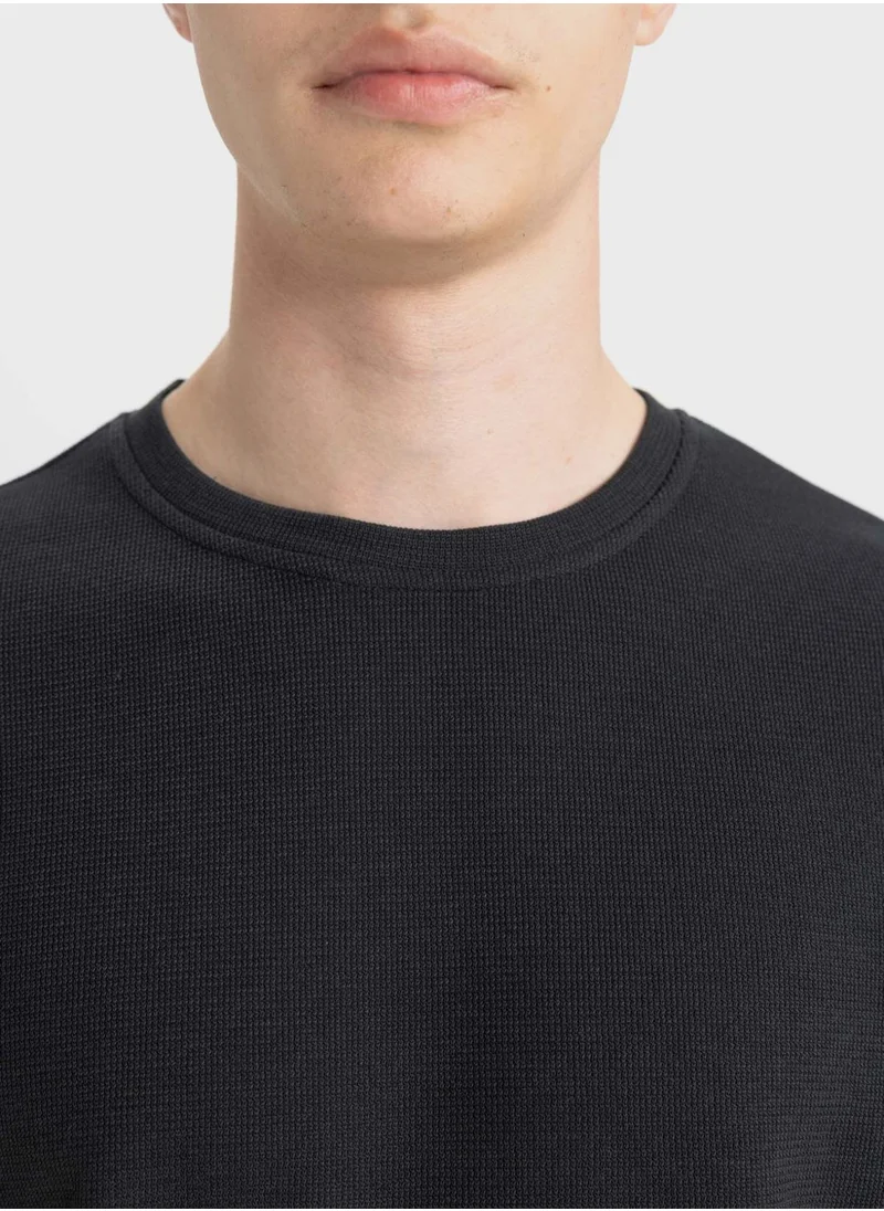 ديفاكتو Comfort Fit Crew Neck T-Shirt