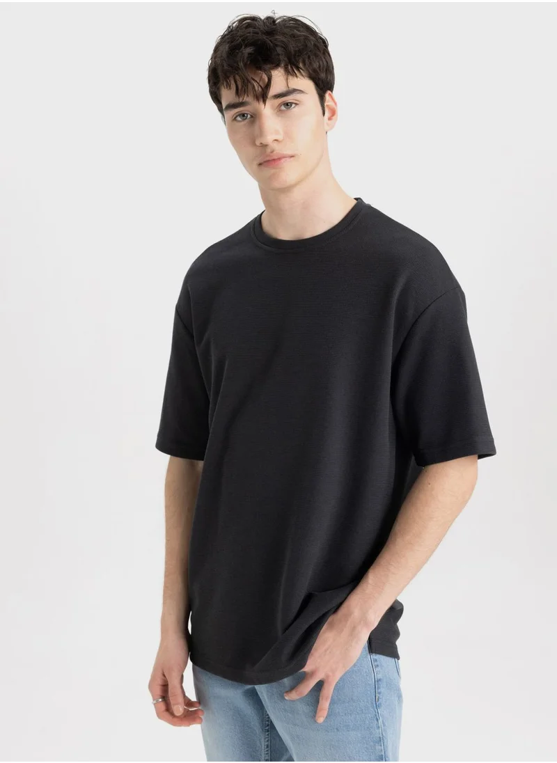 ديفاكتو Comfort Fit Crew Neck T-Shirt