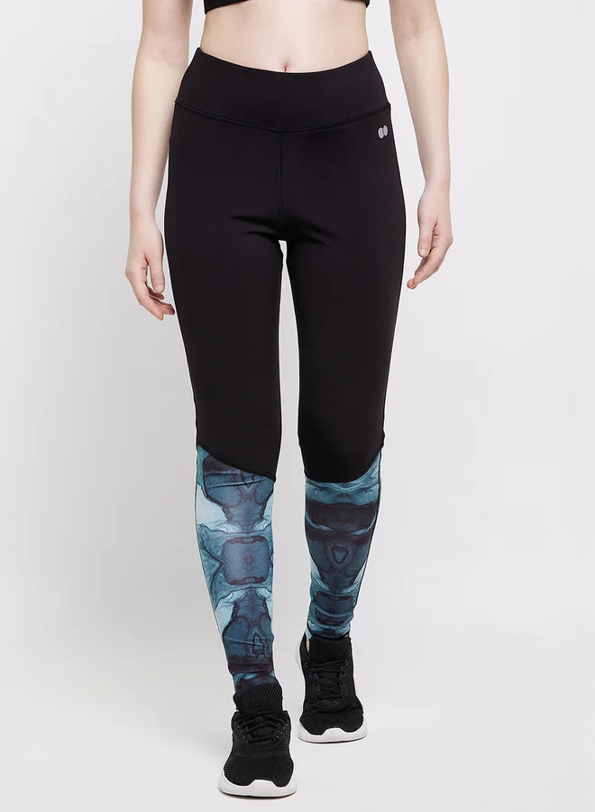 كلوفيا بنطال رياضي ضيق مطبع بنمط ماربل