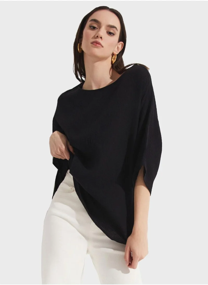JUNE Crew Neck T-Shirt