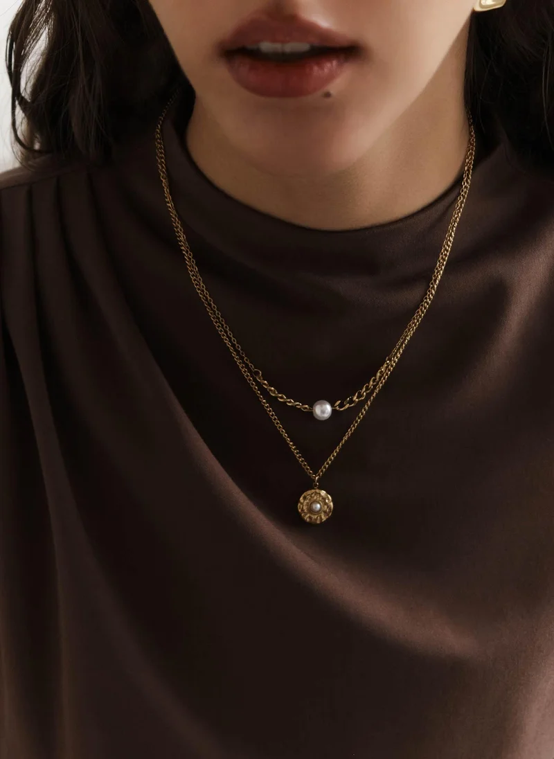 Double chain with small pendants