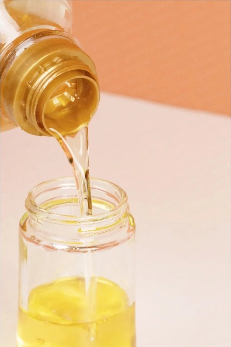 Hane216 Silicone Oil Sauce and Egg Brush with Chamber Oil Brush Silicone Oil Brush