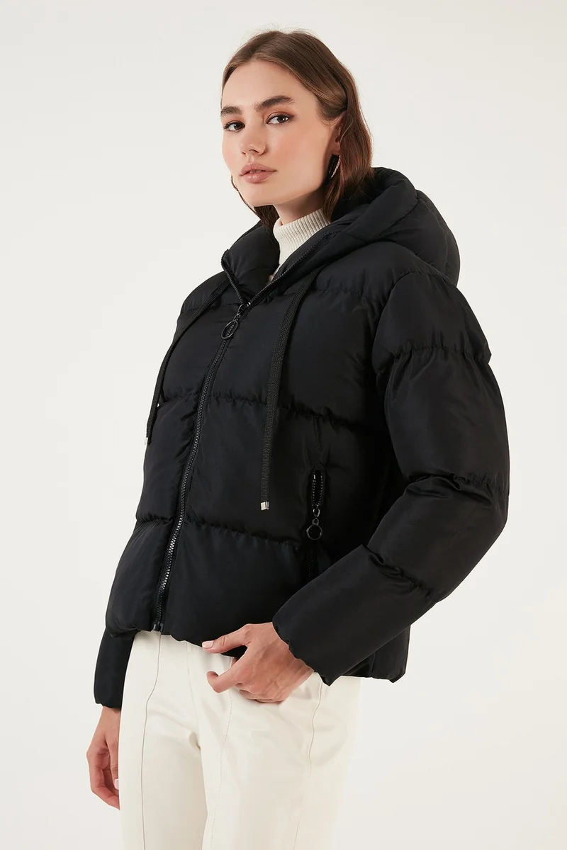 ليلا Pocket Hooded Regular Fit Puffer Coat Women's Coat 640Y002