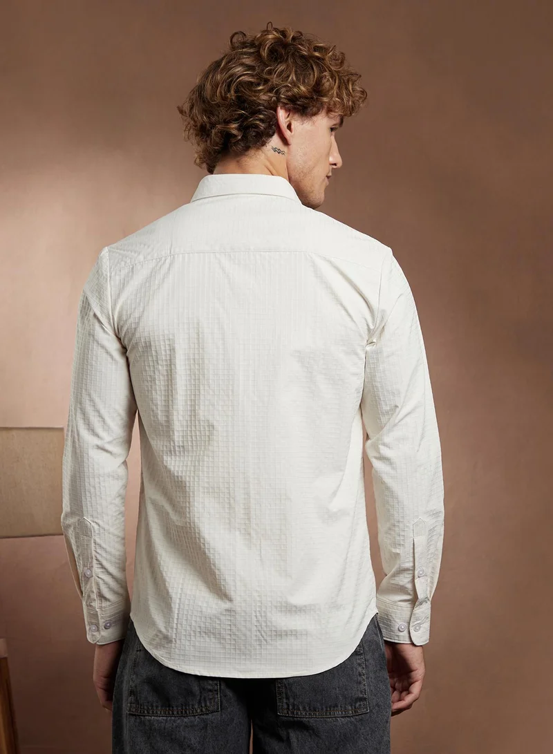 Campus Sutra Campus Sutra Men's Chalk White Grid-Utility Shirt For Casual Wear | Spread Collar | Long Cuffed Sleeves | Button Closure | Shirt Crafted With Comfort Fit For Everyday Wear