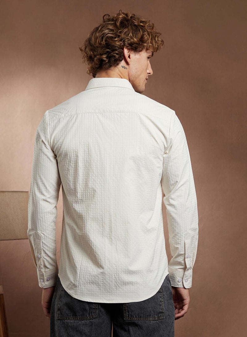 Campus Sutra Campus Sutra Men's Chalk White Grid-Utility Shirt For Casual Wear | Spread Collar | Long Cuffed Sleeves | Button Closure | Shirt Crafted With Comfort Fit For Everyday Wear  - Image 5