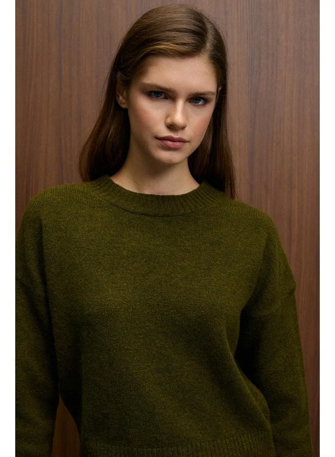 GRIMELANGE NANNA Women's Oversize Fit Ultra-Soft Cashmere Yarn Crew Neck Thick Knit Khaki Sweater.