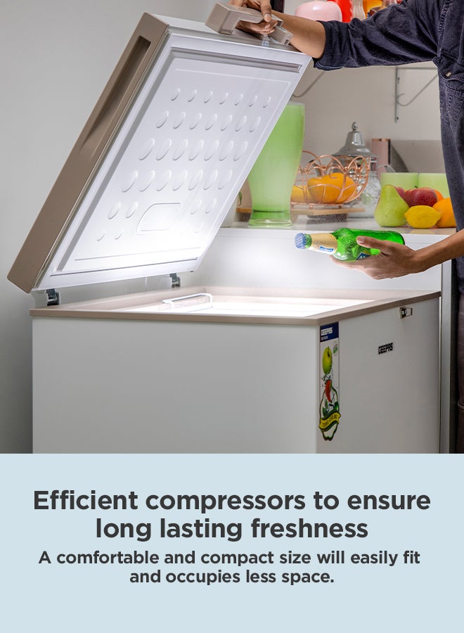 GEEPAS Chest Freezer With Adjustable Thermostat/Portable Food Basket/Compact Refrigerator With LED Light, Lock & Key 145 L 115 W GCF1709WSH White - Image 5