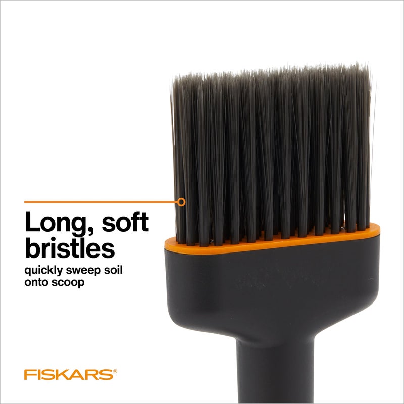 Fiskars Planting Soil Scoop & Brush Set, Dual-Sided Tool for Indoor Digging & Cleanup, Narrow Rigid End & Flexible Dustpan for Potting, Soft Bristles Sweep Debris, Recycled Plastic - Image 3