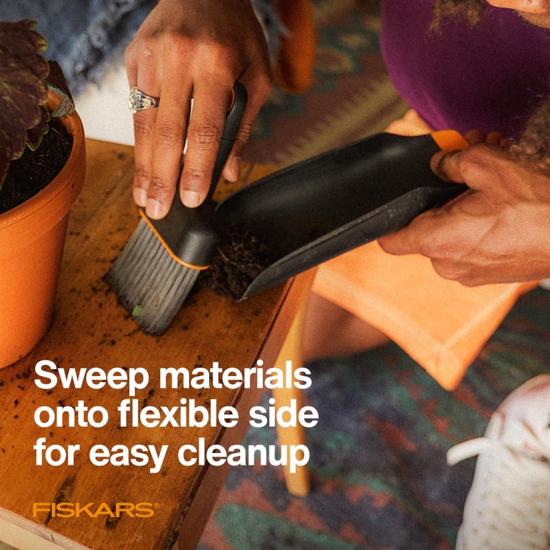 Fiskars Planting Soil Scoop & Brush Set, Dual-Sided Tool for Indoor Digging & Cleanup, Narrow Rigid End & Flexible Dustpan for Potting, Soft Bristles Sweep Debris, Recycled Plastic - Image 2