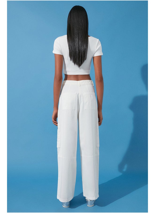 trendyol - White Zipper Detailed High Waist Wide Leg Jeans TWOSS24JE00094 - Image 1