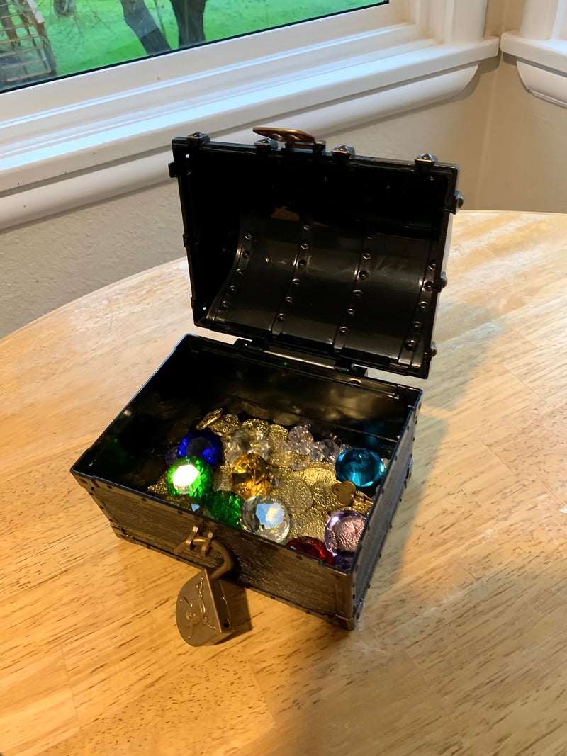 Lingway Toys Lingway Toys Kids Pirate Treasure Chest Teacher's Favorite Treasures Collection Storage Box with 2 Sets of Locks and Keys Only(Vintage Bronze Coating,6.3"X4.8"X5.2")  - Image 5