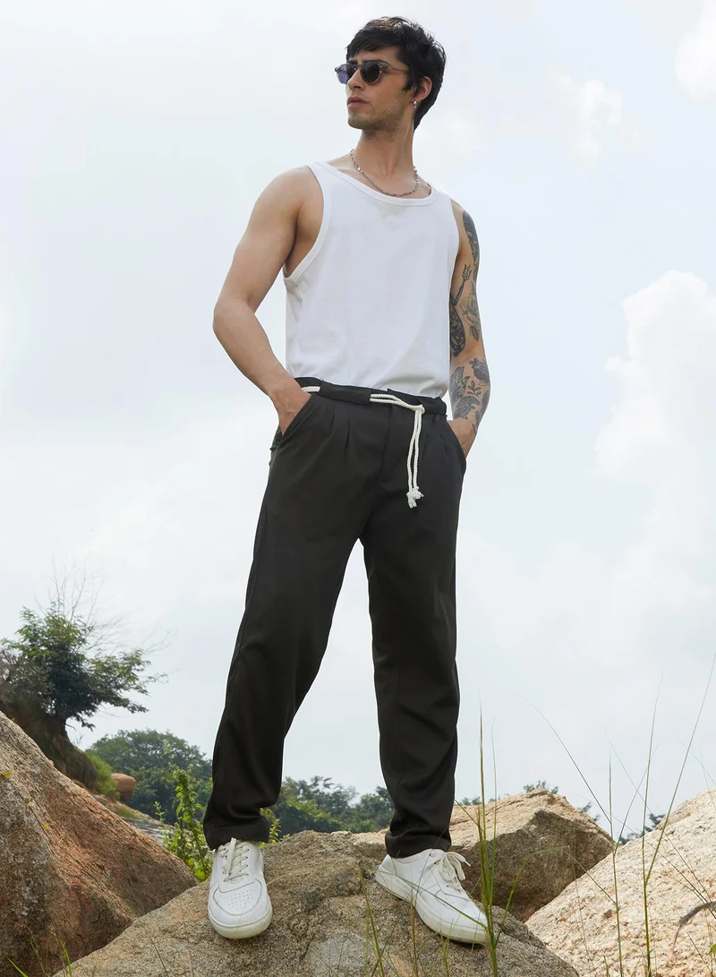Campus Sutra Campus Sutra Men's Saltbox Beige Korean Tailored Trousers For Casual Wear | Regular Fit | Low-Rise | Button Closure | Trousers Crafted With Comfort Fit For Everyday Wear
