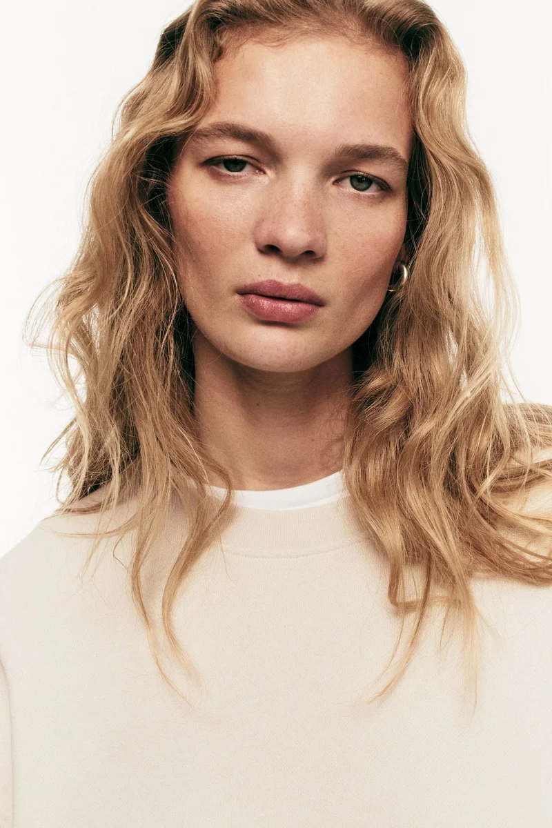 اتش اند ام سويت شيرت من خامة بتصميم مكحوت