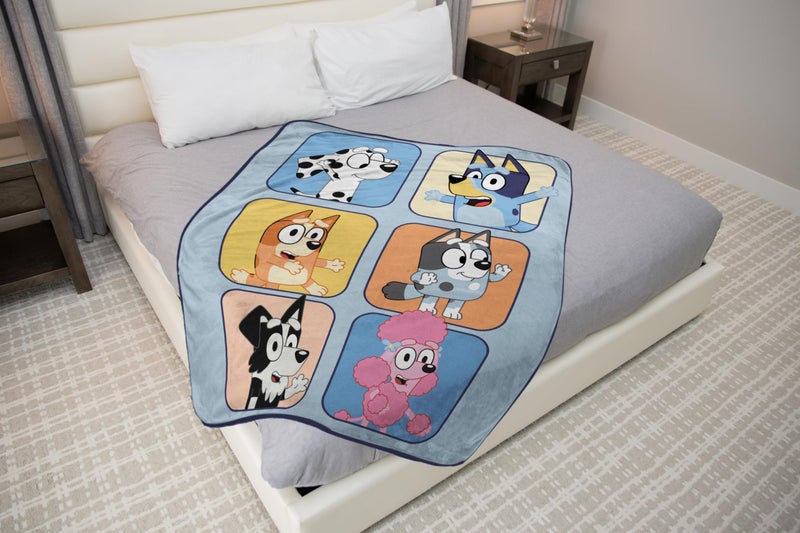 الجانب المشمس للأعلى Bluey & Friends Plush Throw بطانية - مقاييس 46 × 60 بوصة - فراش أطفال ناعمة ومريحة للغاية - Image 2