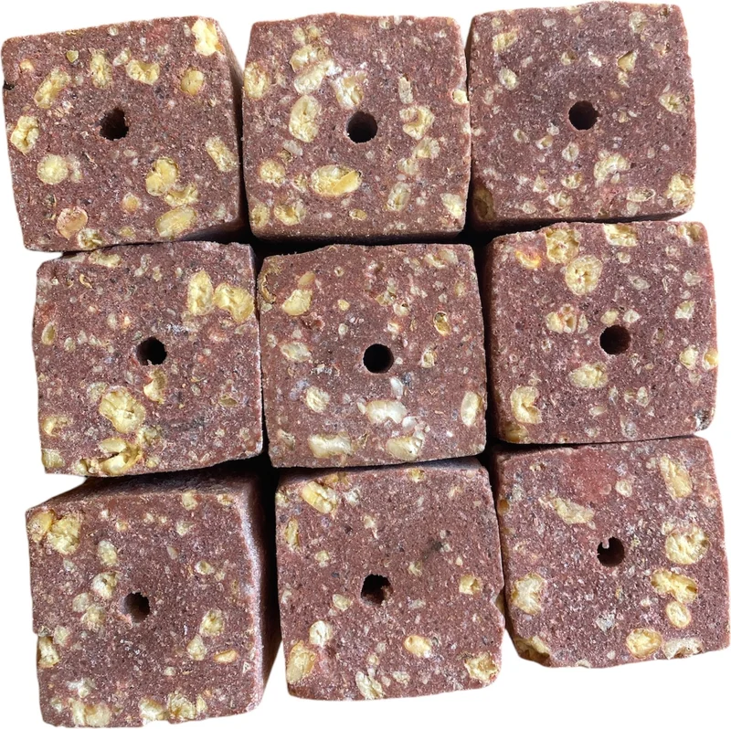 Şahinler Av Carp Rig Carp Fishing Perforated Cube Corn Meal 100+130 gr 9 Pieces