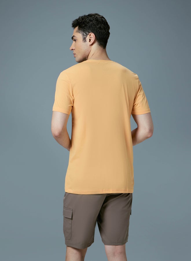 تكنوسبورت تيشيرت تكنوسبورت مطبوع بياقة دائرية وقماش مطاطي بأربعة اتجاهات - Image 4