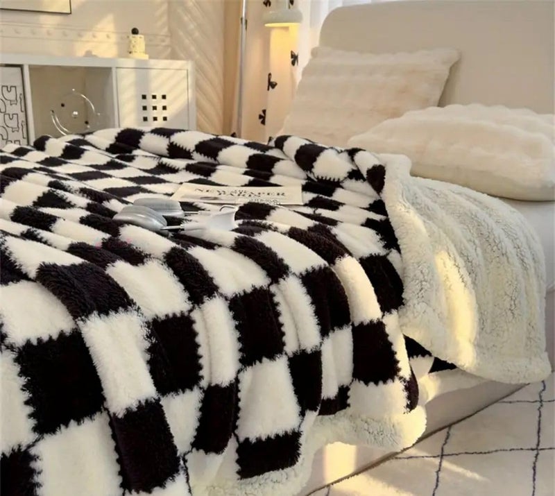 Butterthief Cozy Super Soft Warm Double Layered Kids Sherpa Blanket All Season Baby Blanket for Winter Toddlers Boys & Girls 1-6 Years (Size -100 x 150cm) (White & Black) - Image 2