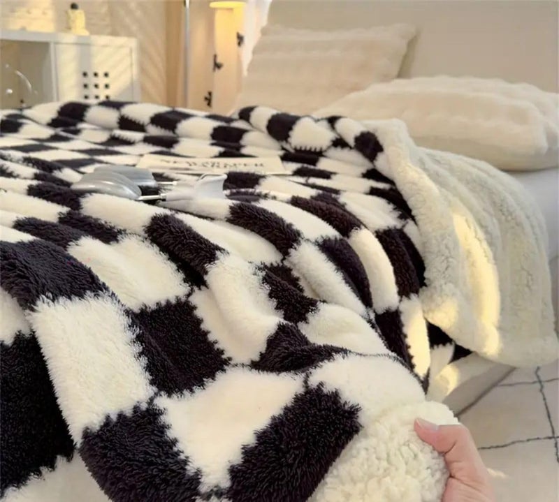 Butterthief Cozy Super Soft Warm Double Layered Kids Sherpa Blanket All Season Baby Blanket for Winter Toddlers Boys & Girls 1-6 Years (Size -100 x 150cm) (White & Black) - Image 3