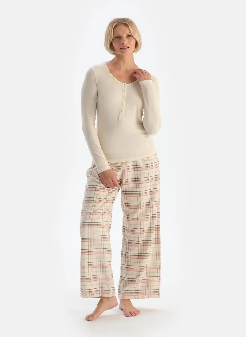 داجي T-shirt & Trousers Pajama Set U-neck %100 Cotton Mid Rise Sleepwear