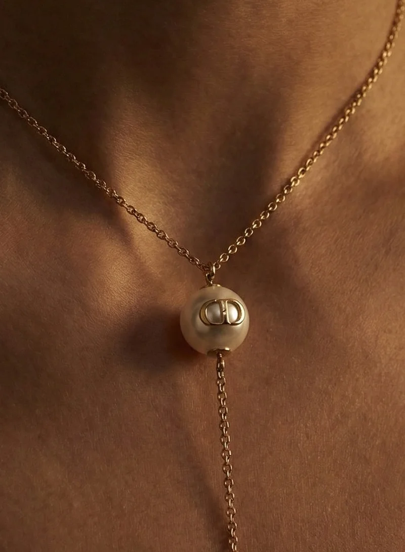 ليو جو قلادة لي جو ديو الذهبية