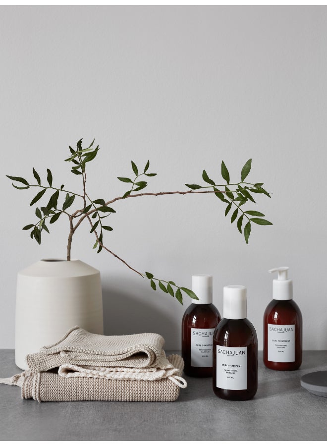 SACHAJUAN Gentle Curl Shampoo for Curly & Wavy Hair - Cleanses Without Stripping Natural Oils, Enhances Curl Pattern & Reduces Frizz (250 ml) - Image 4