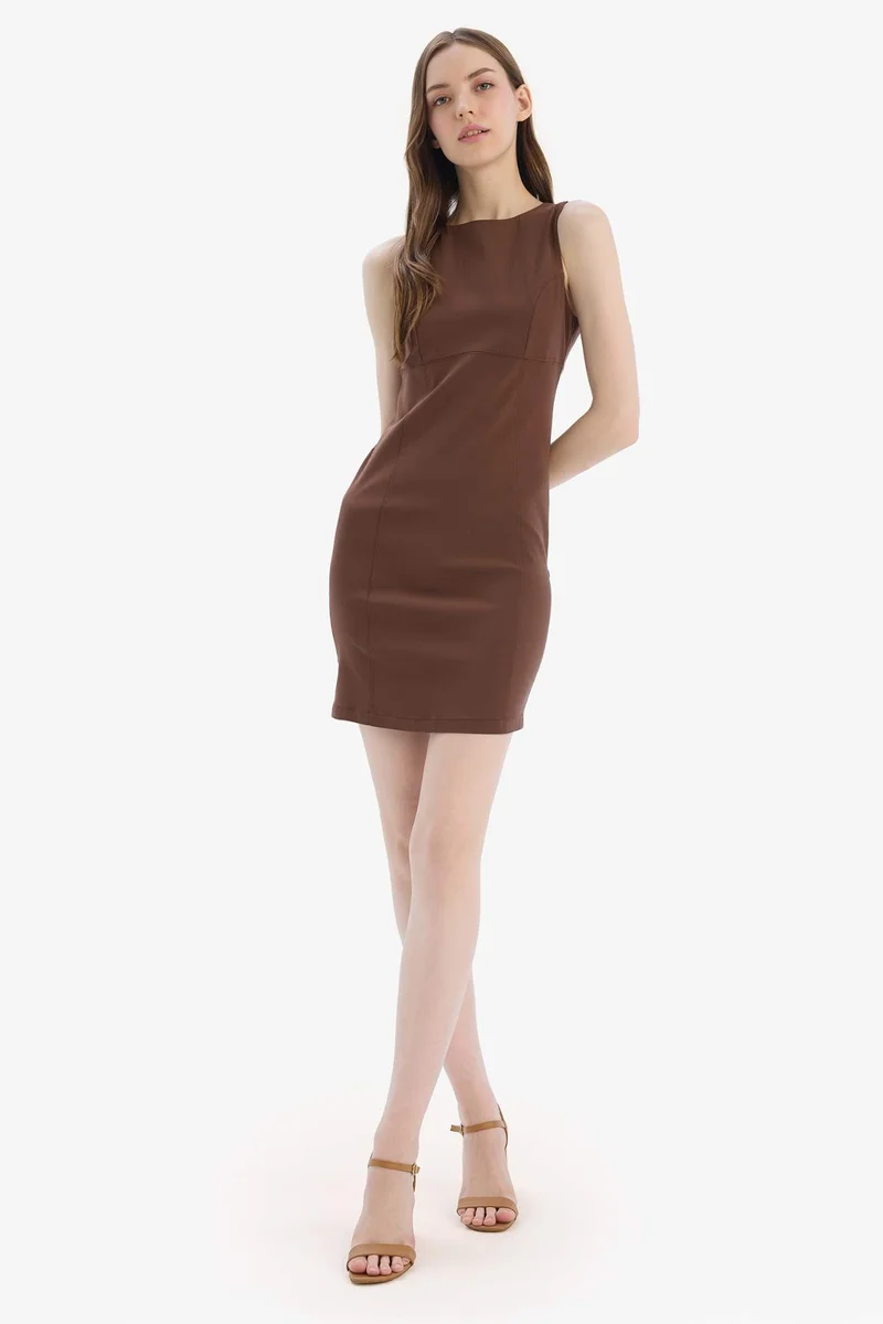 ديفاكتو Bodycon Crew Neck Mini Dress