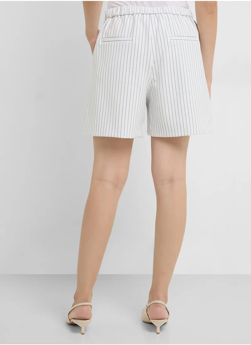 فرنش كونكشن Whisper Pinstripe Shorts