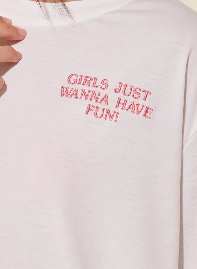 Styli Styli Women White Oversized Embroidered Slogan T-Shirt