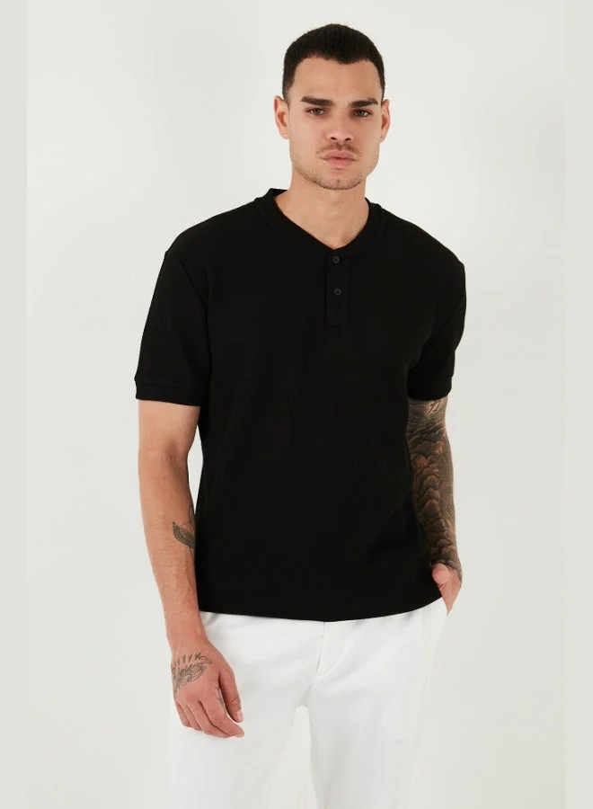 Buratti Cotton Relaxed Fit Buttoned Crew Neck T Shirt Men's T SHIRT 5902737