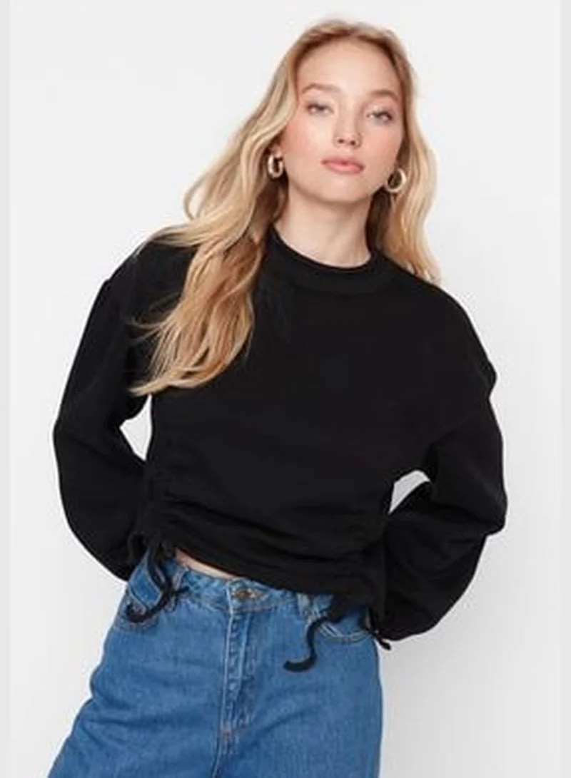 trendyol Black Pull-Detail Crop Knitted Sweatshirt.
