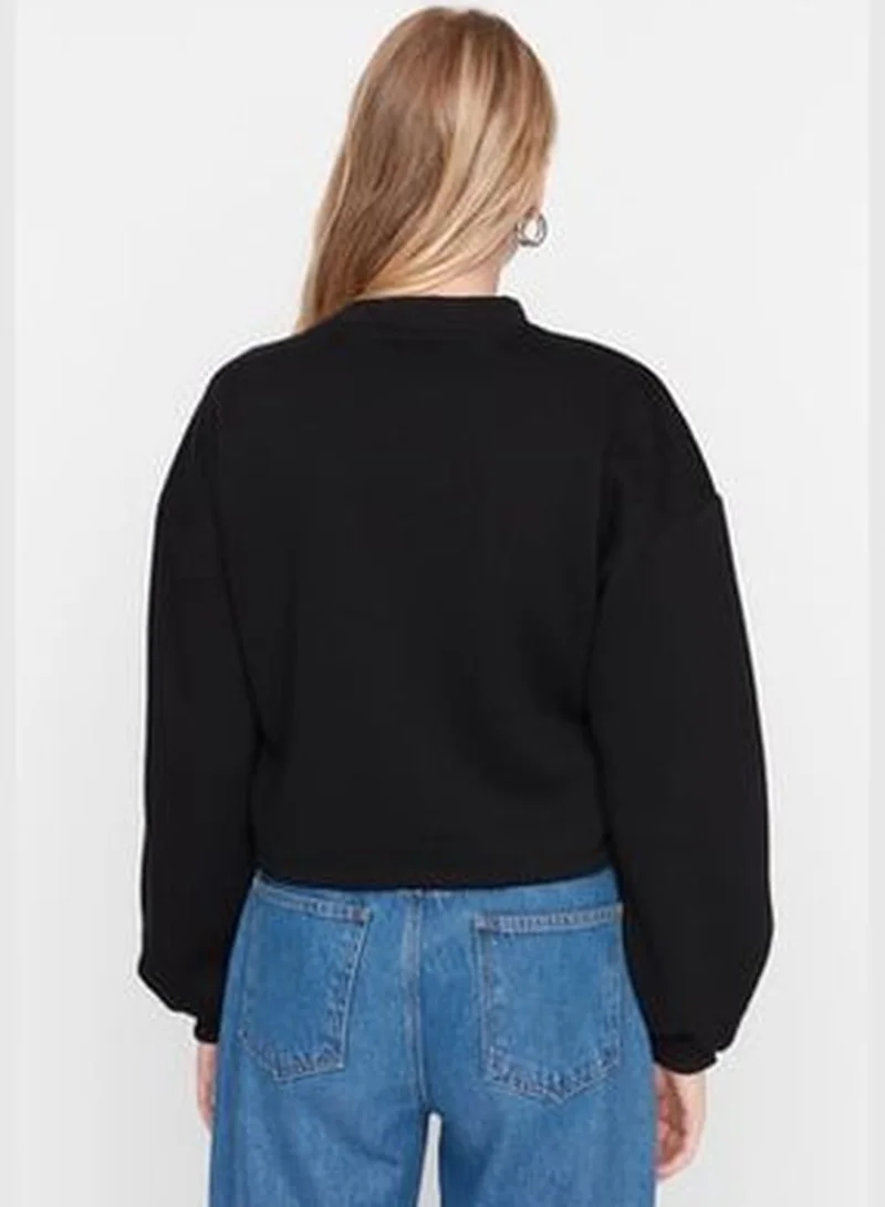 trendyol Black Pull-Detail Crop Knitted Sweatshirt.