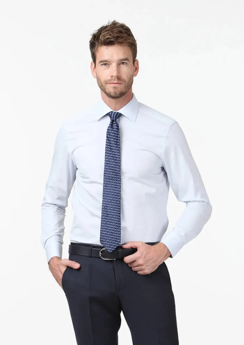 رامسي قميص قطني كلاسيكي سادة بلون أزرق فاتح، بقصة عادية