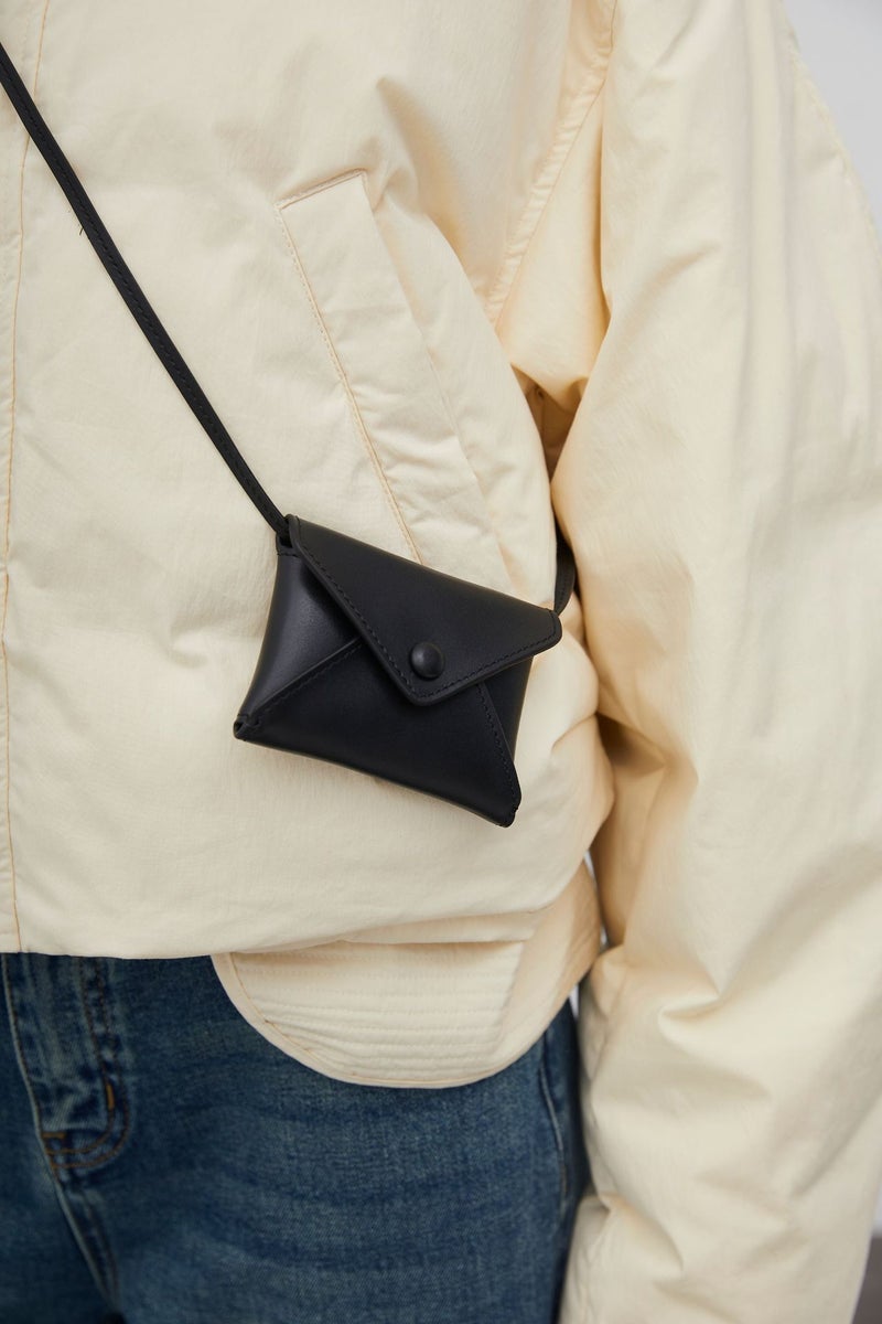 Fashionable item! row style bean bag Womens Mini waist bag genuine leather design with crossbody underarm card bag Black small amount of in stock