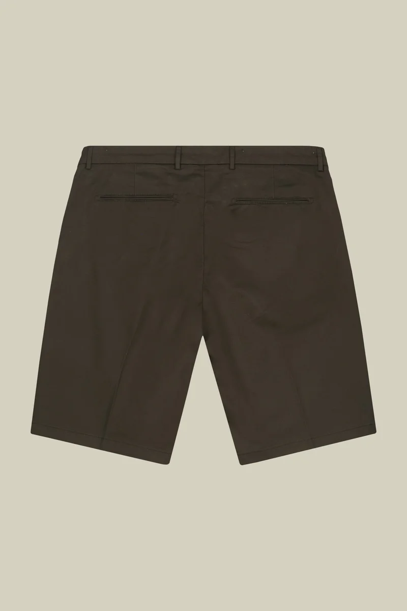 Doppelganger Green Classic men's Bermuda shorts with a twill construction - Military for Men | Best Price UAE