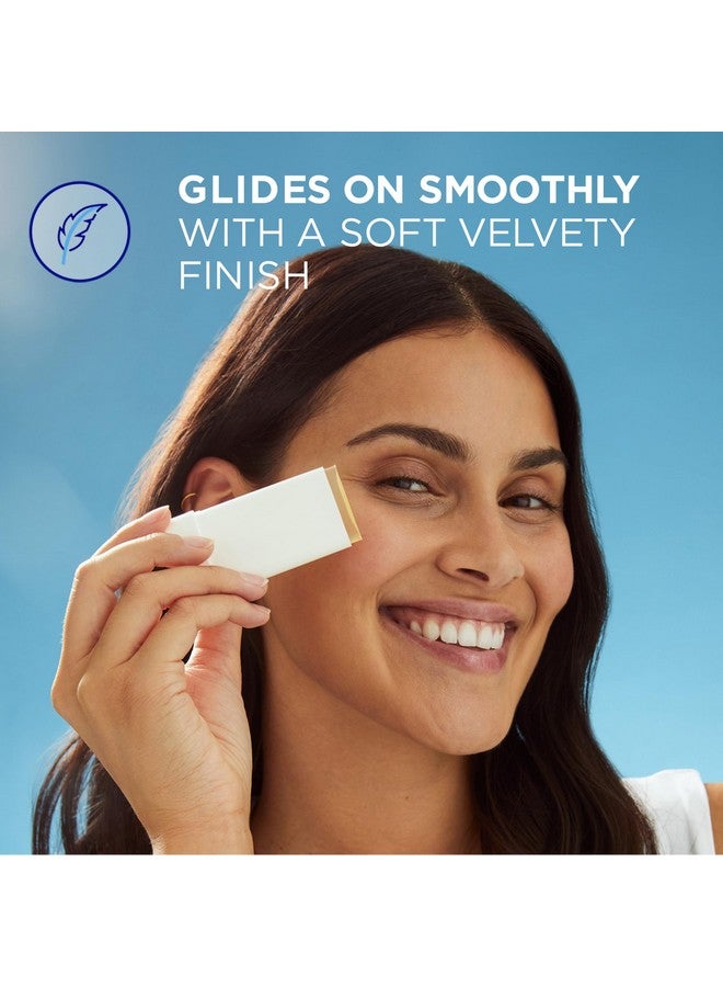 واقي شمسي للوجه من Coppertone Every Tone Invisible Finish Hydrating UV Defense بعامل حماية من أشعة الشمس SPF 55 مع سيراميدات مرطبة، يمتزج مع واقي شمسي شفاف لجميع ألوان البشرة، 0.49 أونصة - Image 3