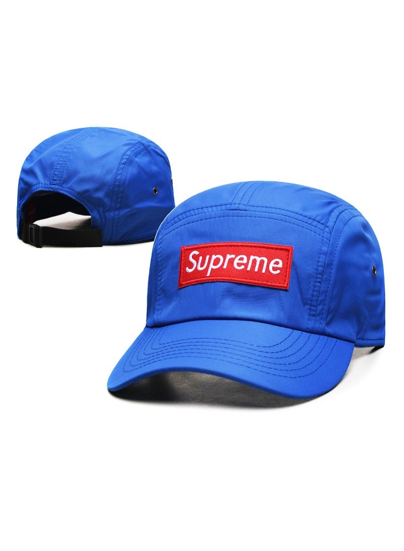 SUPREME قبعة كامب نايلون زرقاء من سوبريم مع شعار مربع مطرز باللون الأحمر