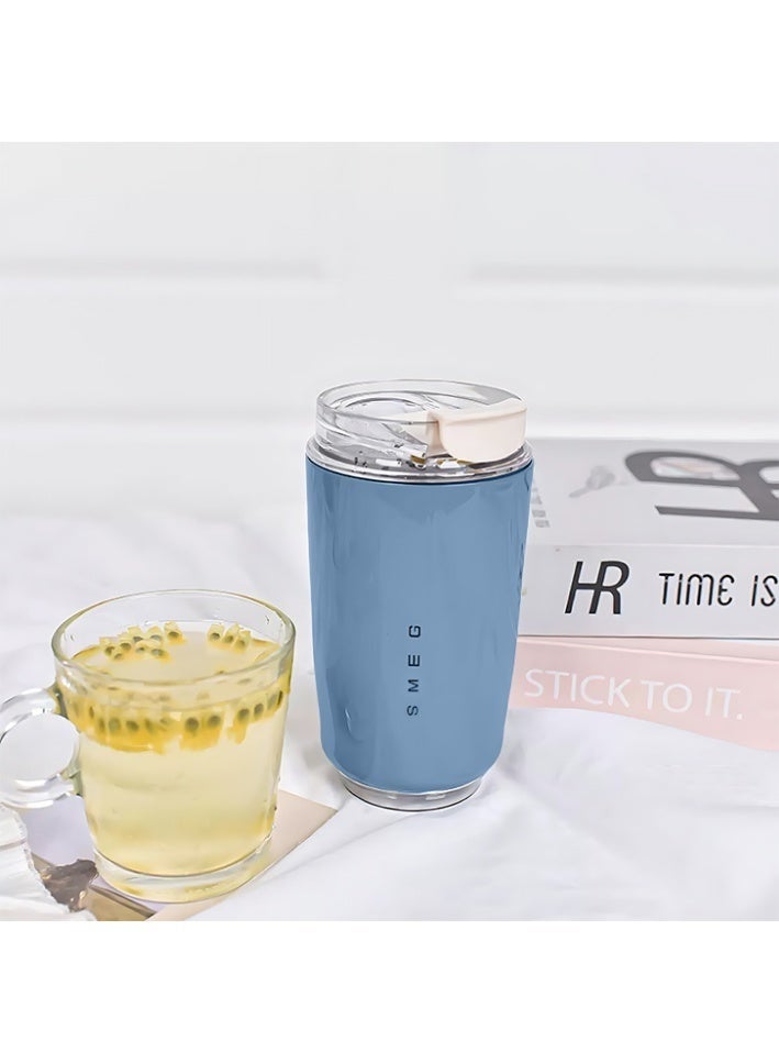 سميج كوب قهوة للسفر من Smeg، كوب معزول للمشروبات مع غطاء مضاد للتسرب، كوب قهوة طويل الأمد مع غطاء، ترمس قهوة للسفر (أزرق) - Image 2