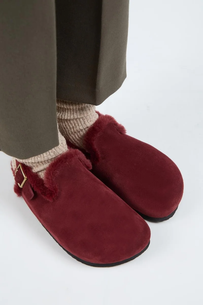 Manijero Manijero (Holly 2 Fur-Lined) Women's Genuine Leather Buckled Clogs in Burgundy