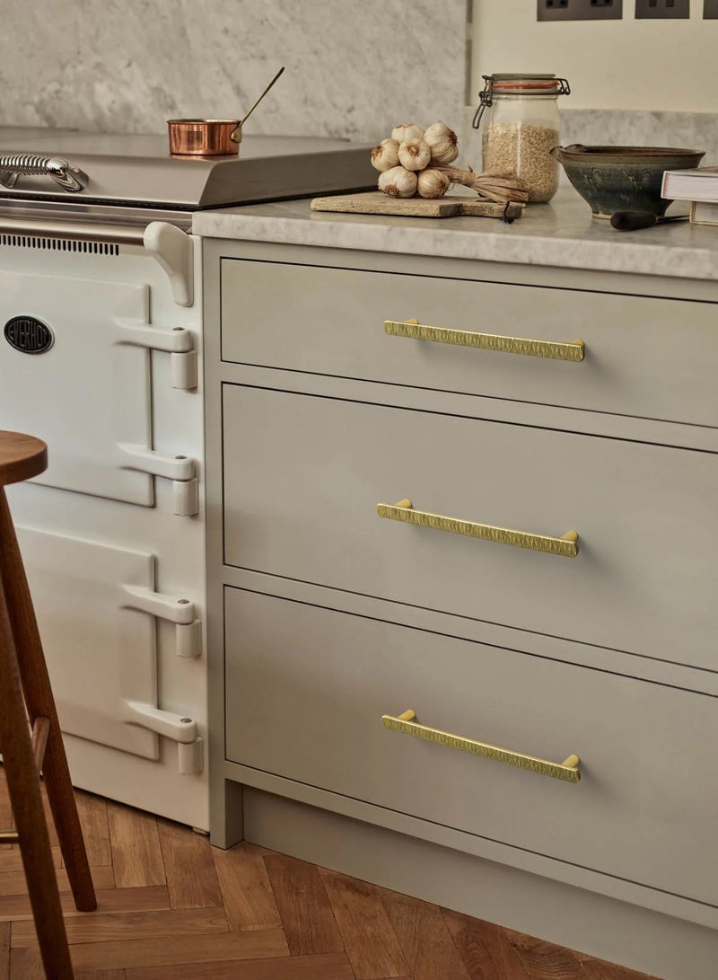 Goo-Ki مقابض خزانة فاخرة من الذهب، عبوة من 6 قطع - مقابض أدراج من سبائك الزنك الصلبة عالية الجودة لخزانة المطبخ وخزانة الملابس - متينة، سهلة التركيب - Image 5