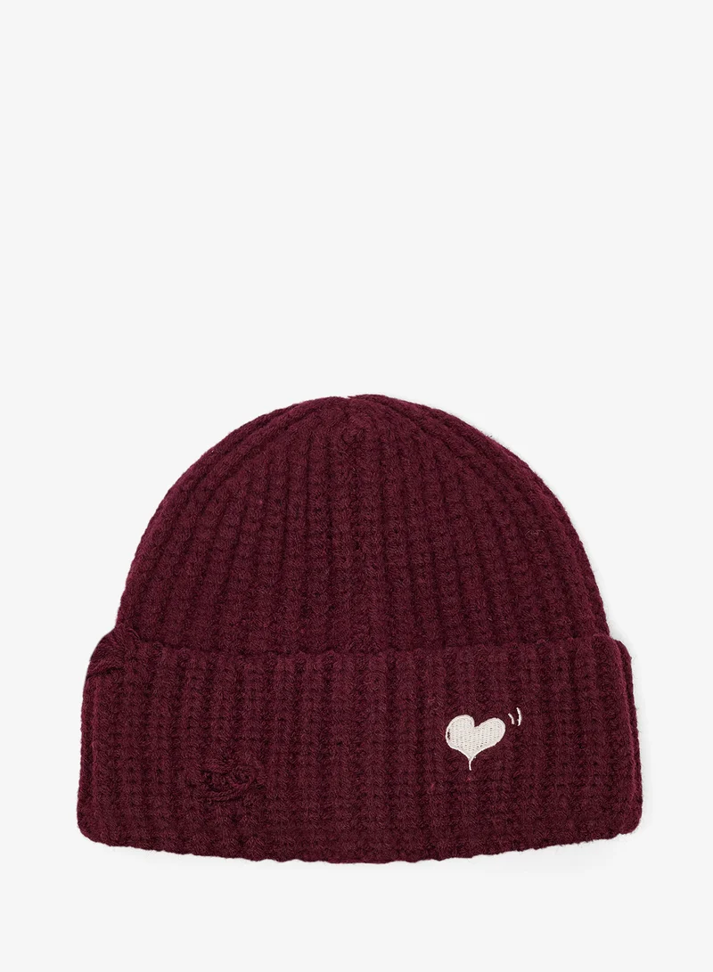 جينجر Chunky Ribbed Beanie with Heart Embroidery