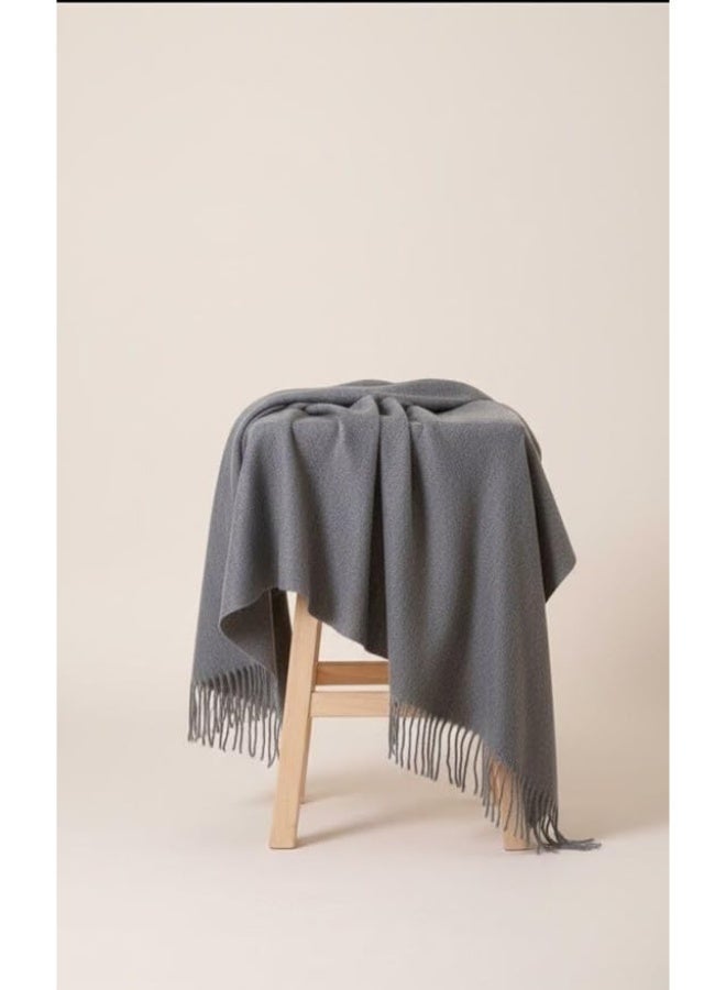 Unisex Mid-Grey Casual Scarf, Warm Cotton Shawl with Tassels, Suitable for All Outfits. - Image 3
